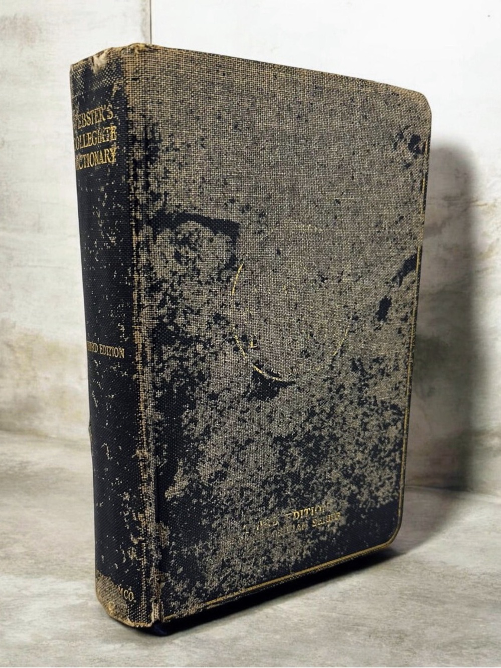 Antique 1926 Webster’s Collegiate Dictionary 3rd Edition Indexed Merriam